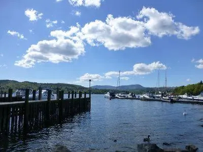 假日公园 White Cross Bay Deer View